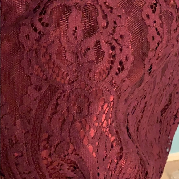 Francesca’s Maroon Lace Dress - Picture 3 of 4